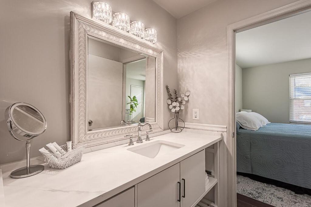 Cozy Townhome Retreat With King Bed Near I-10, Capitol, Fsu & Famu Таллахасси Экстерьер фото